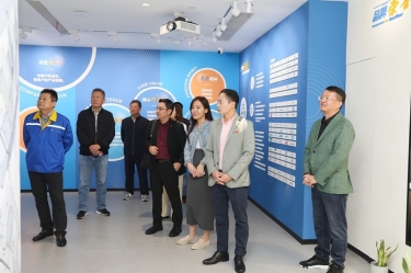 马来西亚巴生西港控股集团董事总经理拿督Eddie Lee一行莅临JDB电子纸业调研互换
